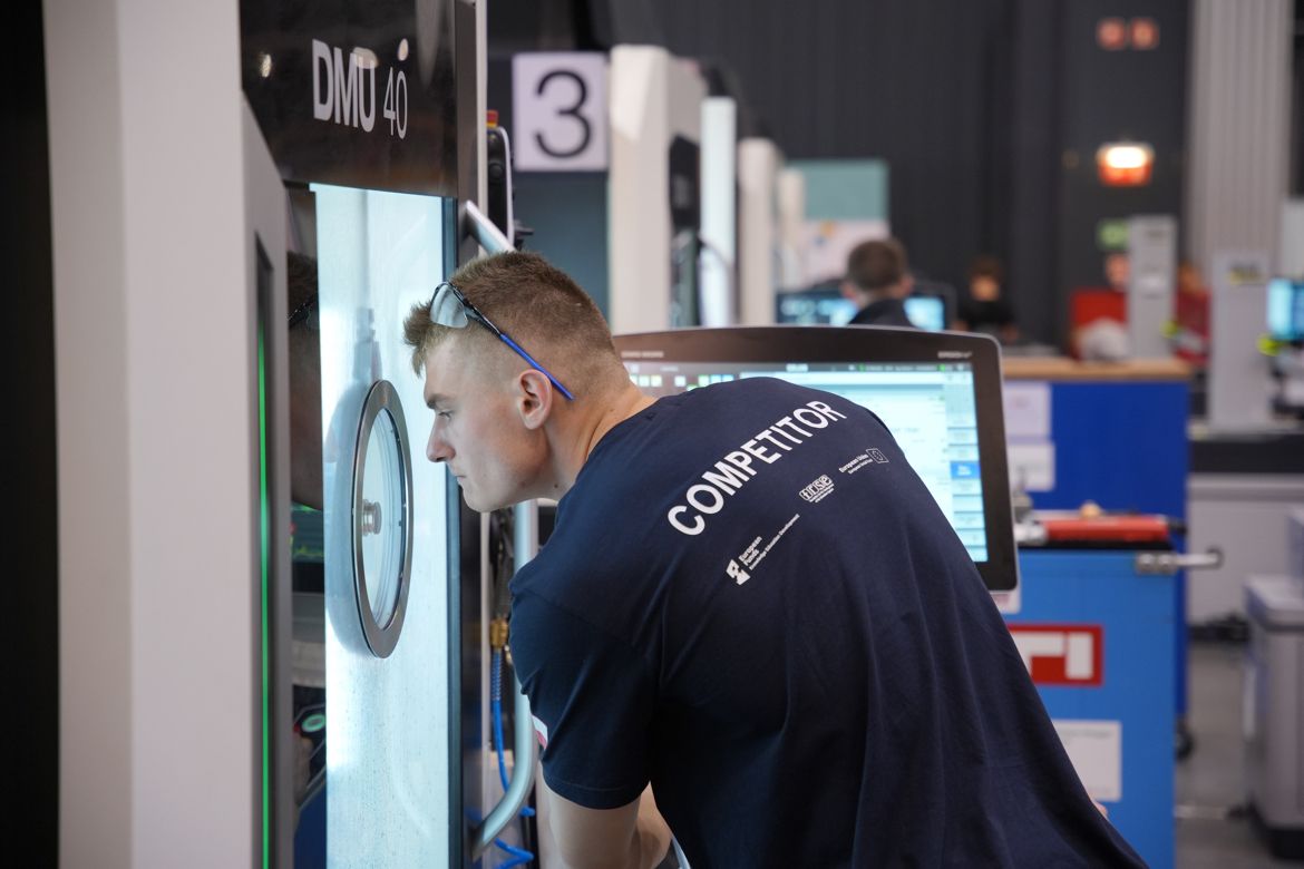 10 najczęstszych błędów początkujących operatorów CNC i jak ich uniknąć