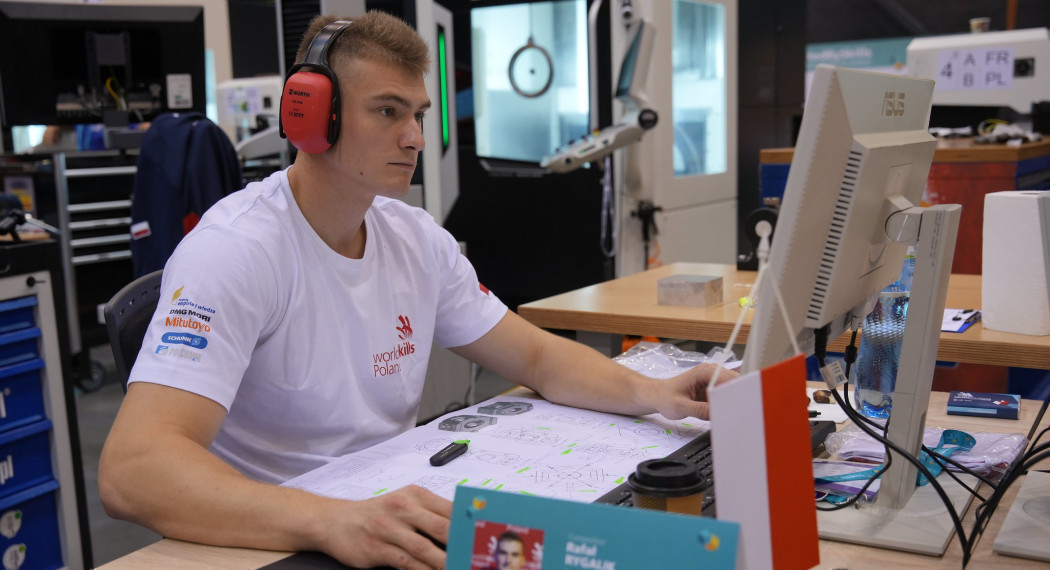 Jak zwiększyć wydajność produkcji dzięki zaawansowanemu programowaniu CNC